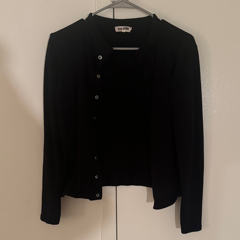 Djerf Avenue Classic Black Top